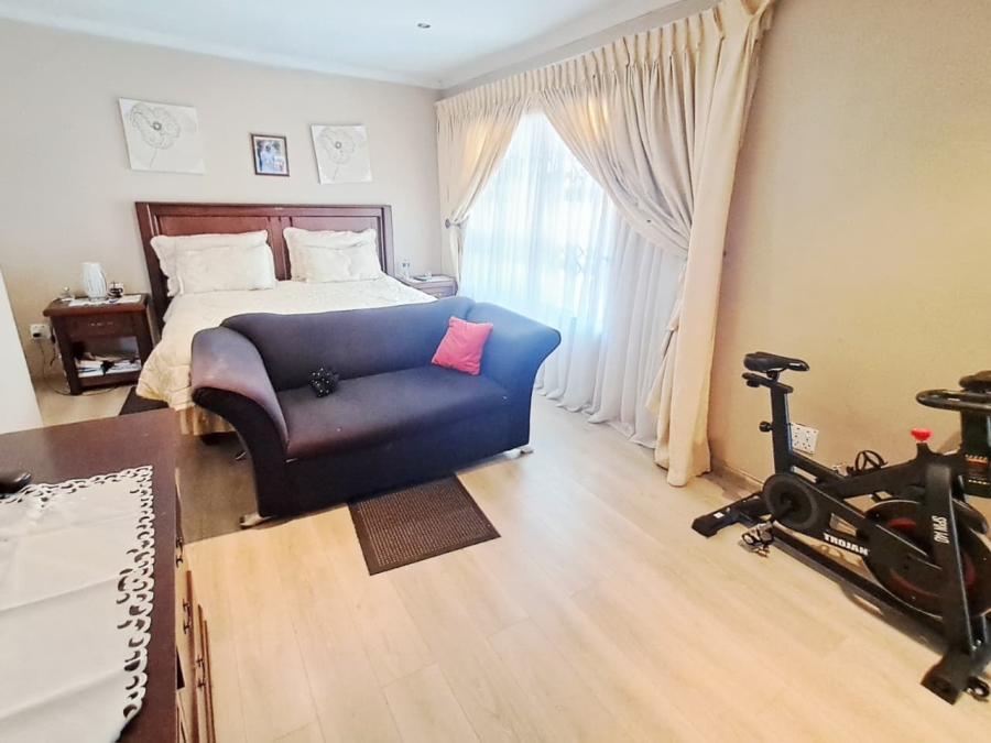 4 Bedroom Property for Sale in Brackendowns Gauteng