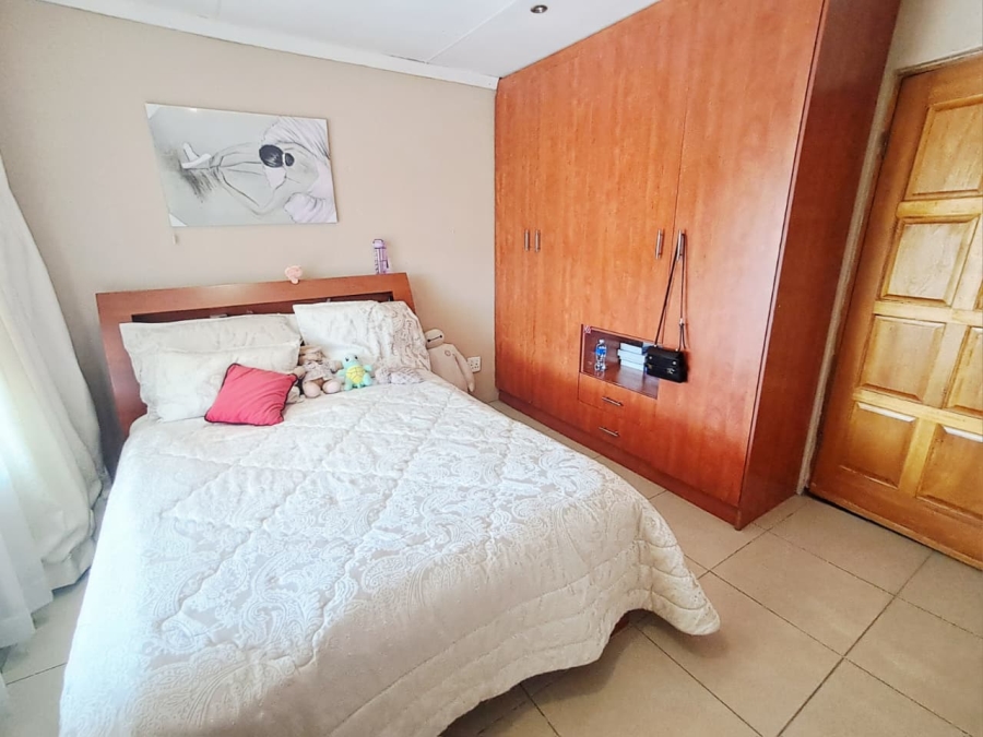 4 Bedroom Property for Sale in Brackendowns Gauteng