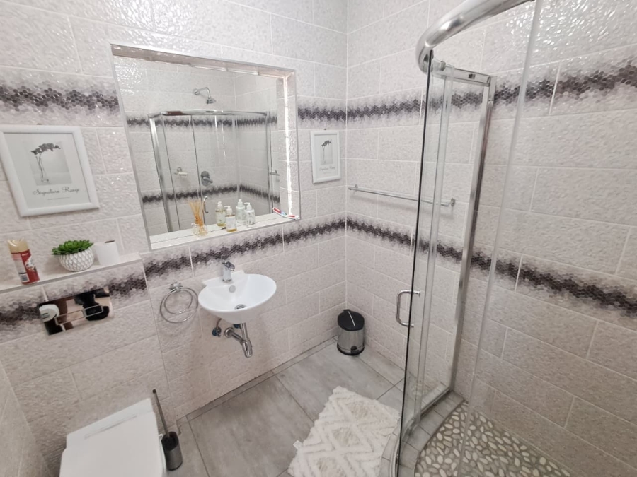 4 Bedroom Property for Sale in Brackendowns Gauteng