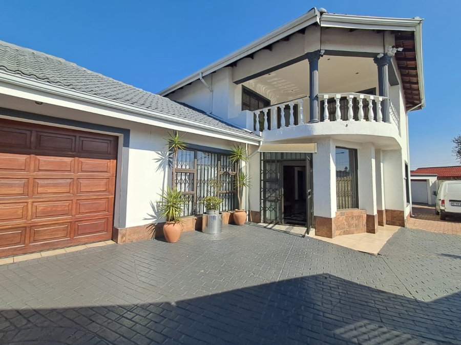 4 Bedroom Property for Sale in Brackendowns Gauteng