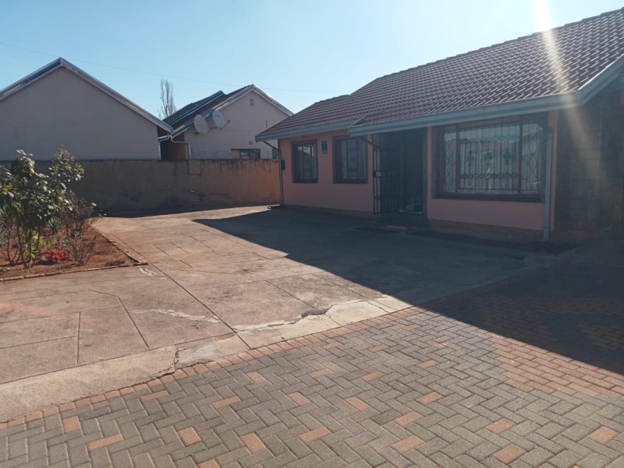 3 Bedroom Property for Sale in Katlehong Gauteng