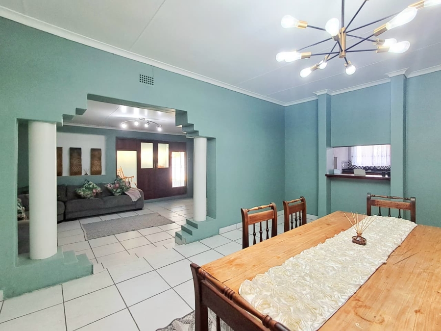 6 Bedroom Property for Sale in Brackenhurst Gauteng
