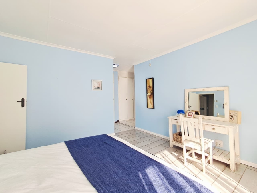 6 Bedroom Property for Sale in Brackenhurst Gauteng