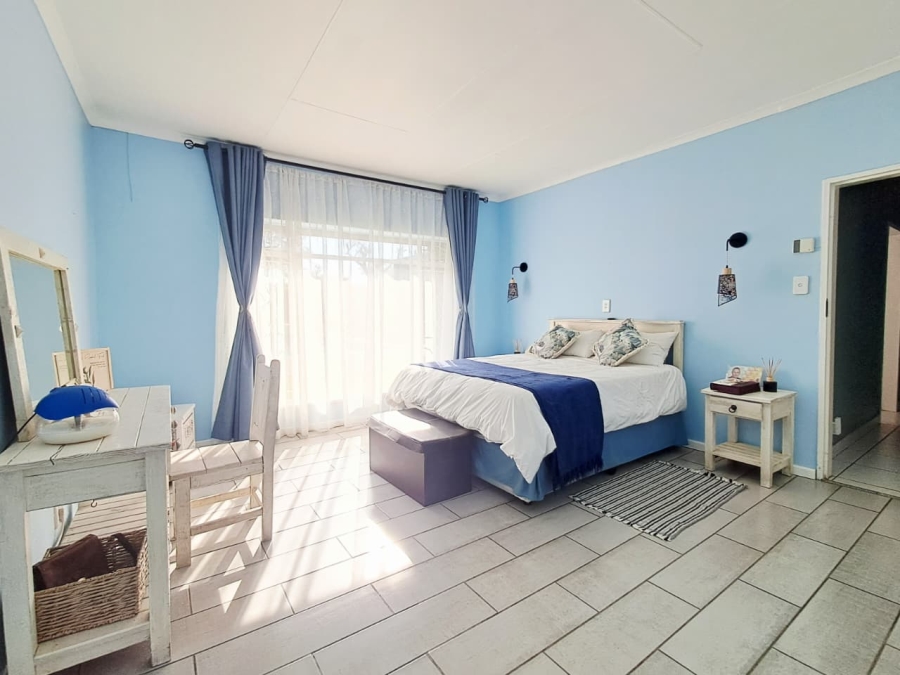 6 Bedroom Property for Sale in Brackenhurst Gauteng