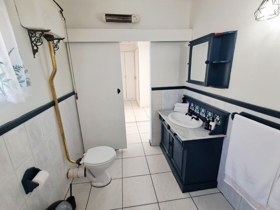 6 Bedroom Property for Sale in Brackenhurst Gauteng