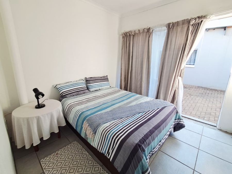 6 Bedroom Property for Sale in Brackenhurst Gauteng