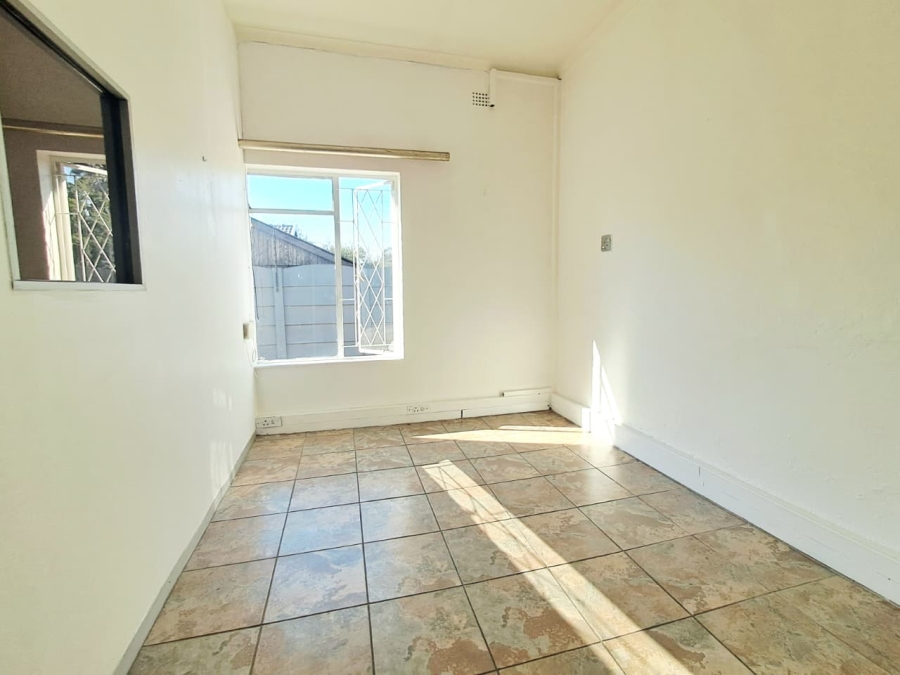 6 Bedroom Property for Sale in Brackenhurst Gauteng