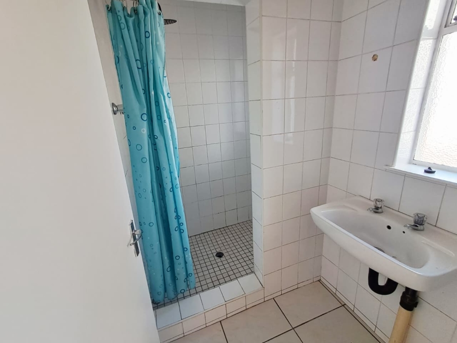 6 Bedroom Property for Sale in Brackenhurst Gauteng
