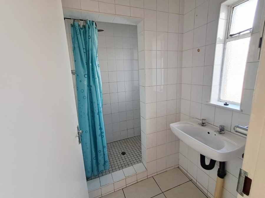 6 Bedroom Property for Sale in Brackenhurst Gauteng