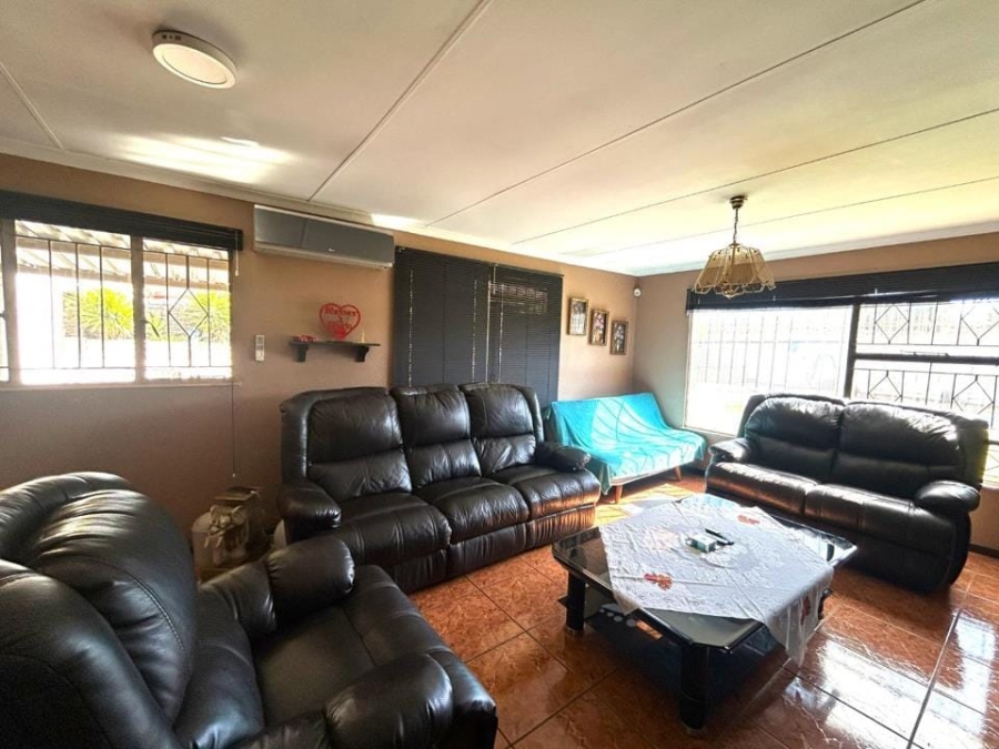 3 Bedroom Property for Sale in Mayberry Park Gauteng