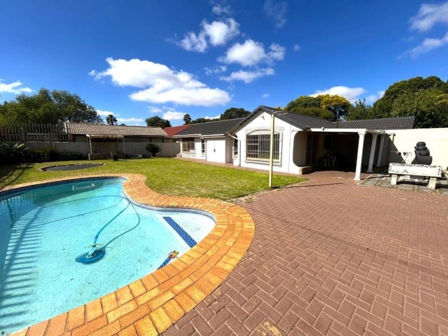 3 Bedroom Property for Sale in Mayberry Park Gauteng