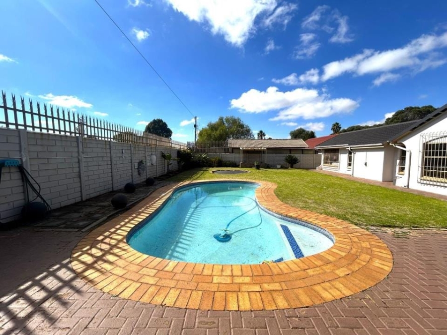 3 Bedroom Property for Sale in Mayberry Park Gauteng