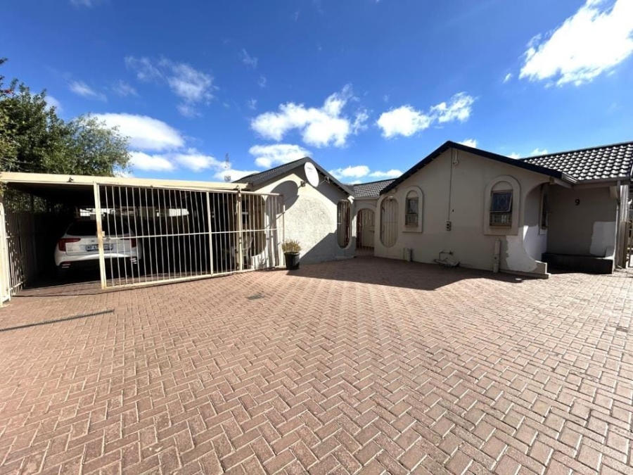 3 Bedroom Property for Sale in Mayberry Park Gauteng