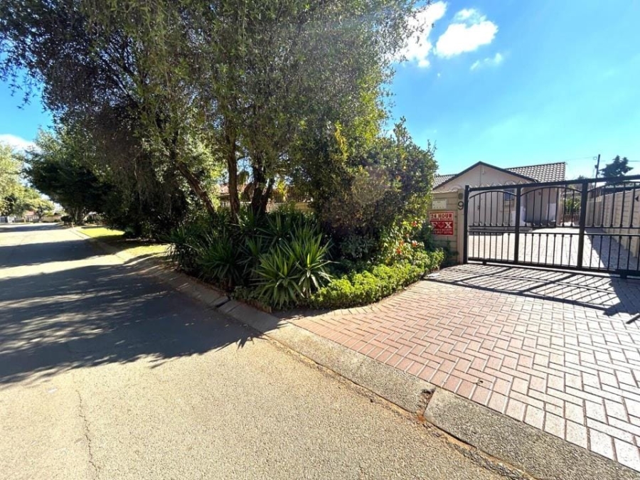 3 Bedroom Property for Sale in Mayberry Park Gauteng