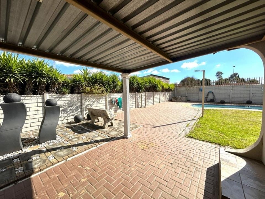 3 Bedroom Property for Sale in Mayberry Park Gauteng