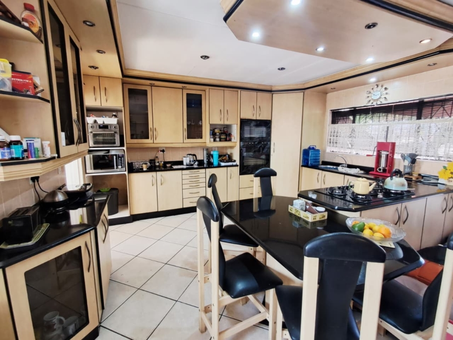 4 Bedroom Property for Sale in Brackendowns Gauteng