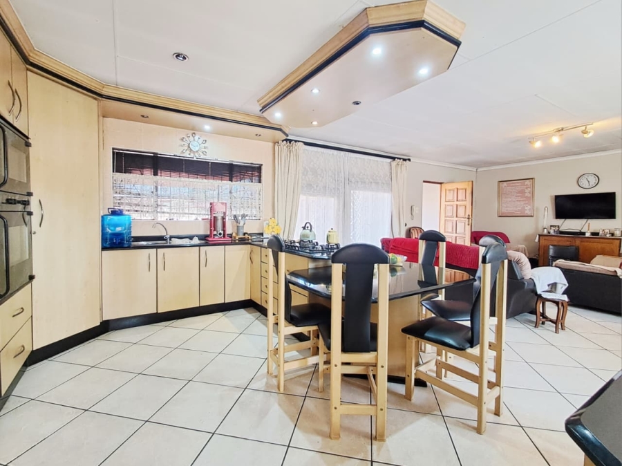 4 Bedroom Property for Sale in Brackendowns Gauteng