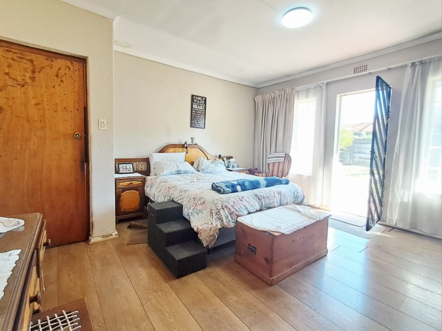 4 Bedroom Property for Sale in Brackendowns Gauteng