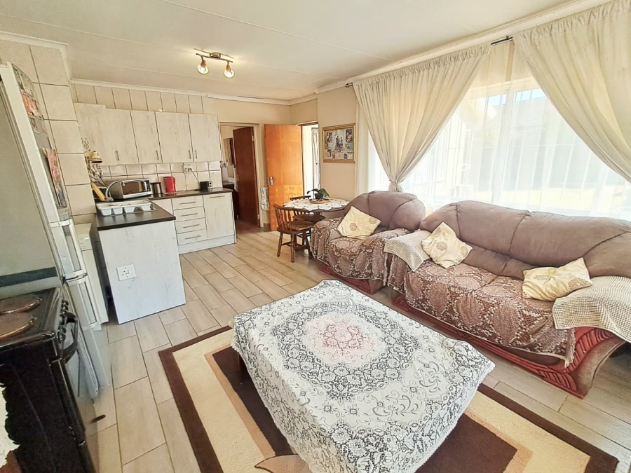 4 Bedroom Property for Sale in Brackendowns Gauteng