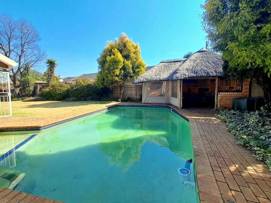 4 Bedroom Property for Sale in Brackendowns Gauteng