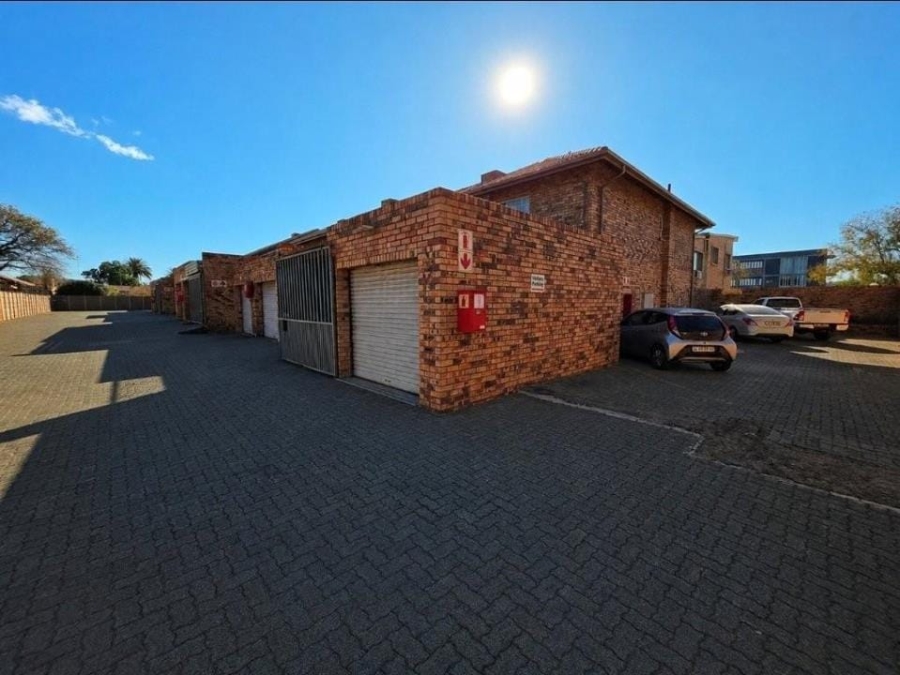 2 Bedroom Property for Sale in New Redruth Gauteng