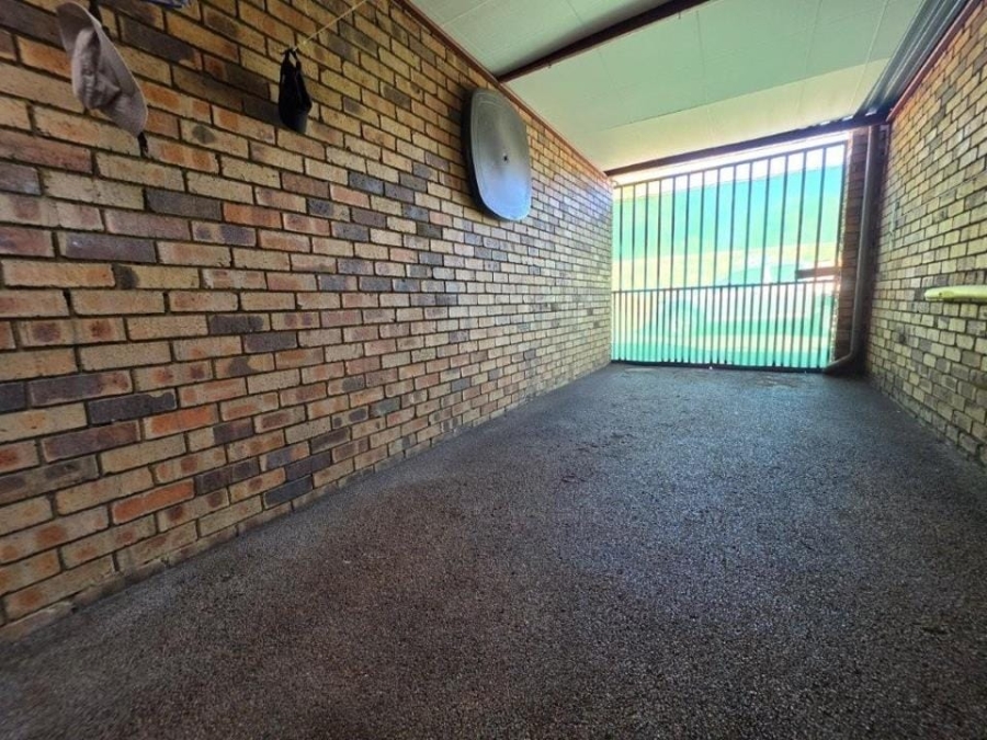2 Bedroom Property for Sale in New Redruth Gauteng