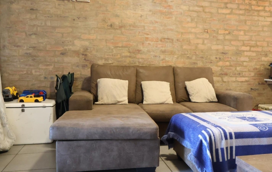 2 Bedroom Property for Sale in Pomona Gauteng