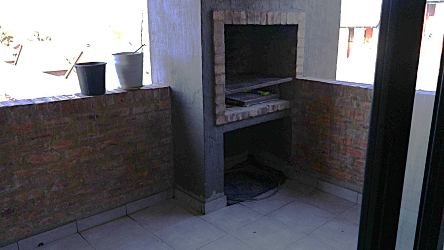 2 Bedroom Property for Sale in Pomona Gauteng
