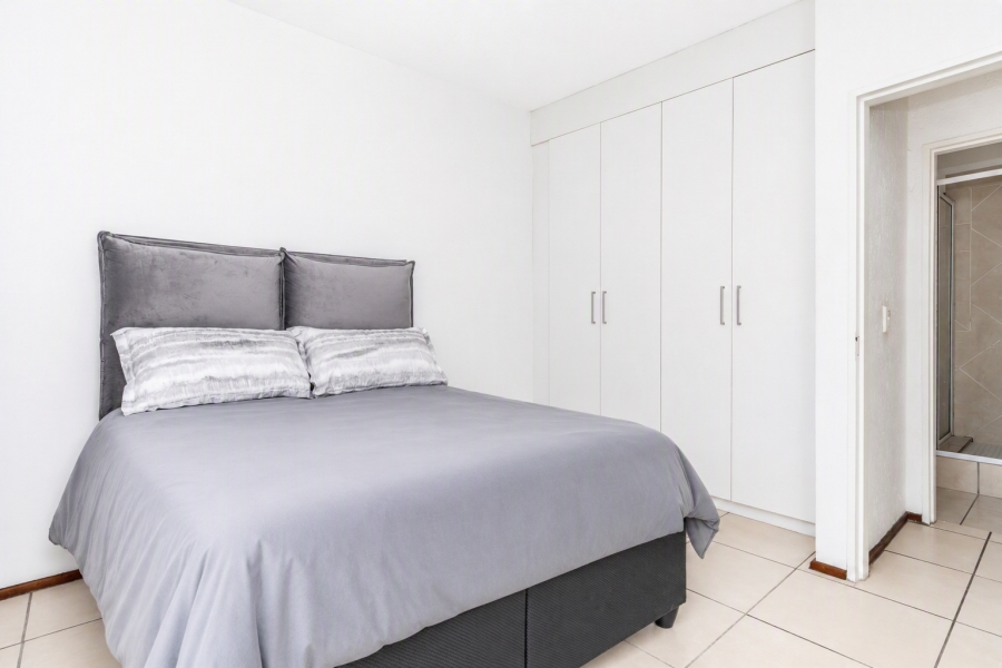 1 Bedroom Property for Sale in Lonehill Gauteng
