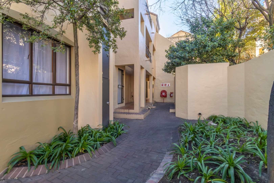 1 Bedroom Property for Sale in Lonehill Gauteng