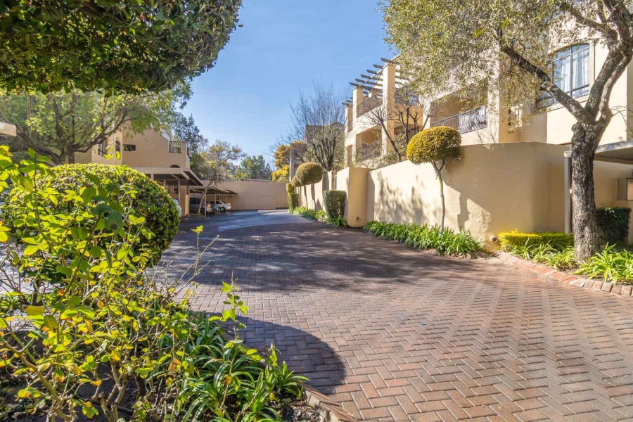 1 Bedroom Property for Sale in Lonehill Gauteng