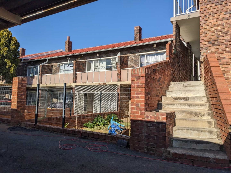 2 Bedroom Property for Sale in Fontainebleau Gauteng