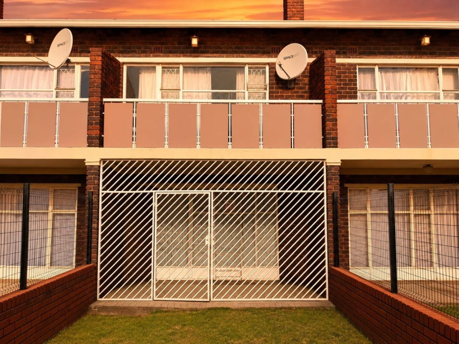 2 Bedroom Property for Sale in Fontainebleau Gauteng