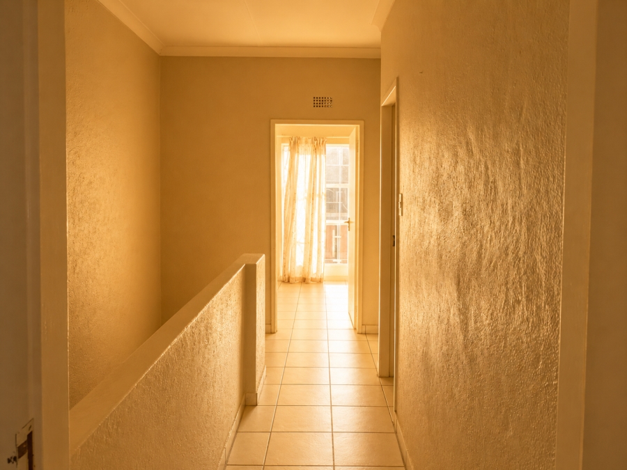 2 Bedroom Property for Sale in Fontainebleau Gauteng