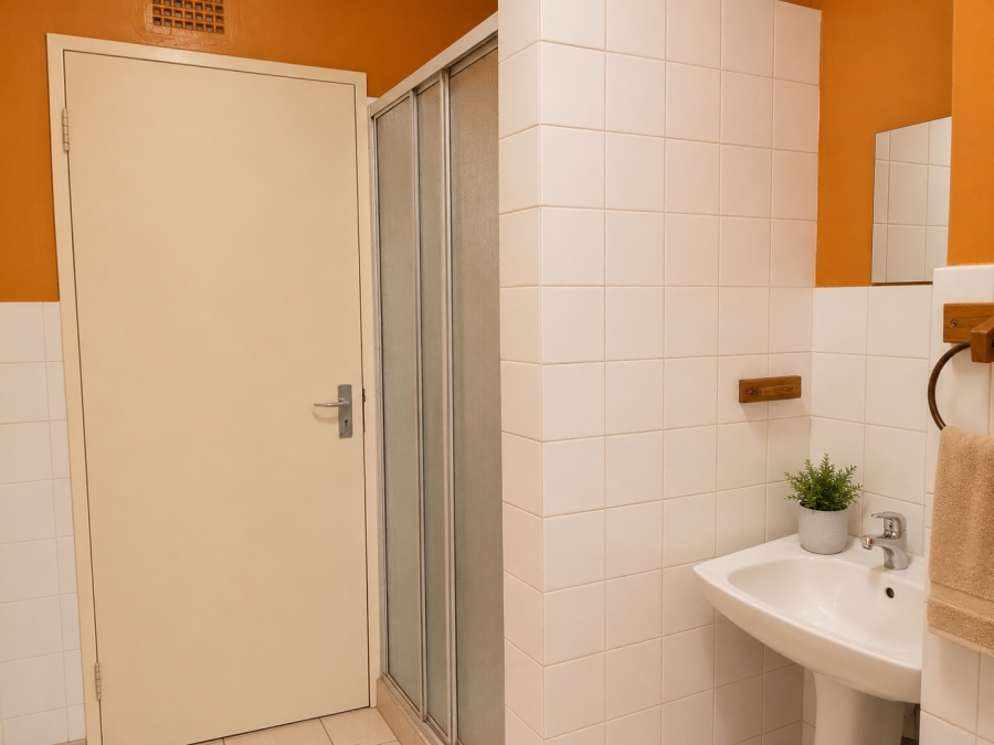 2 Bedroom Property for Sale in Fontainebleau Gauteng