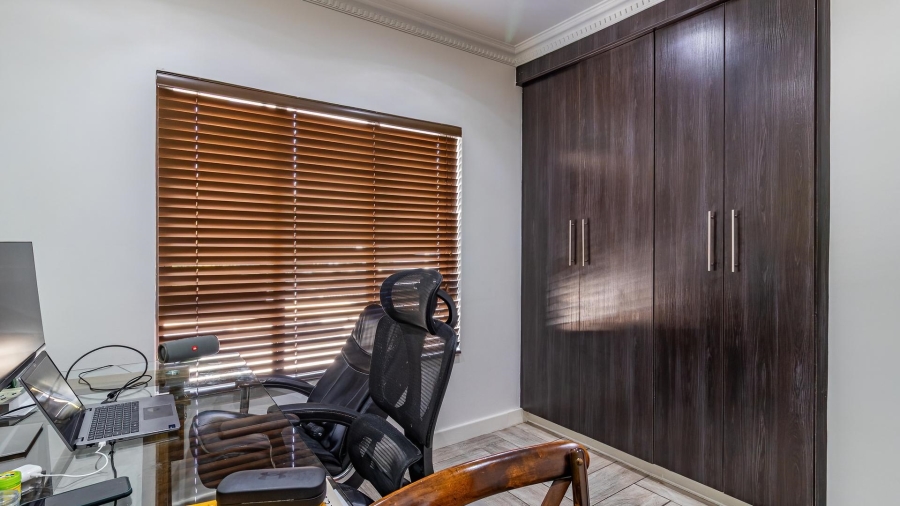 3 Bedroom Property for Sale in Radiokop Gauteng