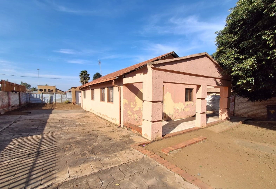 3 Bedroom Property for Sale in Lotus Gardens Gauteng