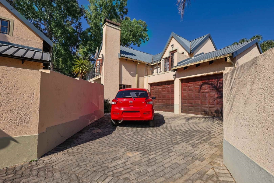 To Let 4 Bedroom Property for Rent in Equestria Gauteng