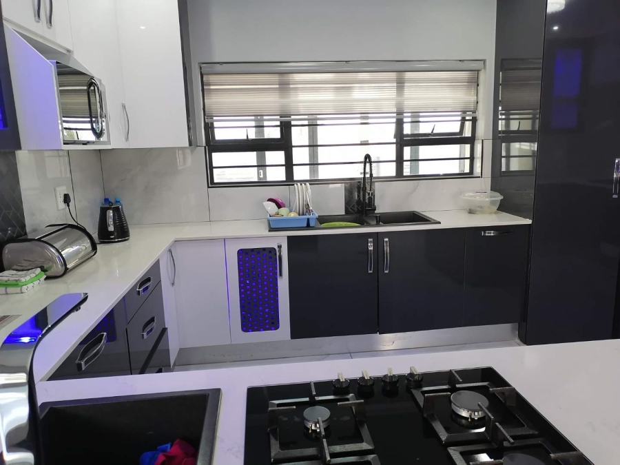 To Let 3 Bedroom Property for Rent in Roseacres Gauteng