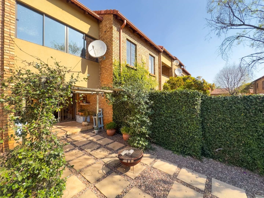 2 Bedroom Property for Sale in Equestria Gauteng