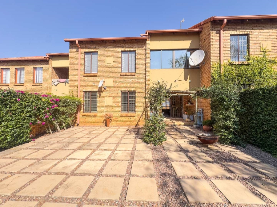 2 Bedroom Property for Sale in Equestria Gauteng