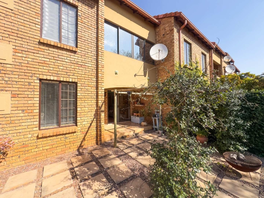 2 Bedroom Property for Sale in Equestria Gauteng
