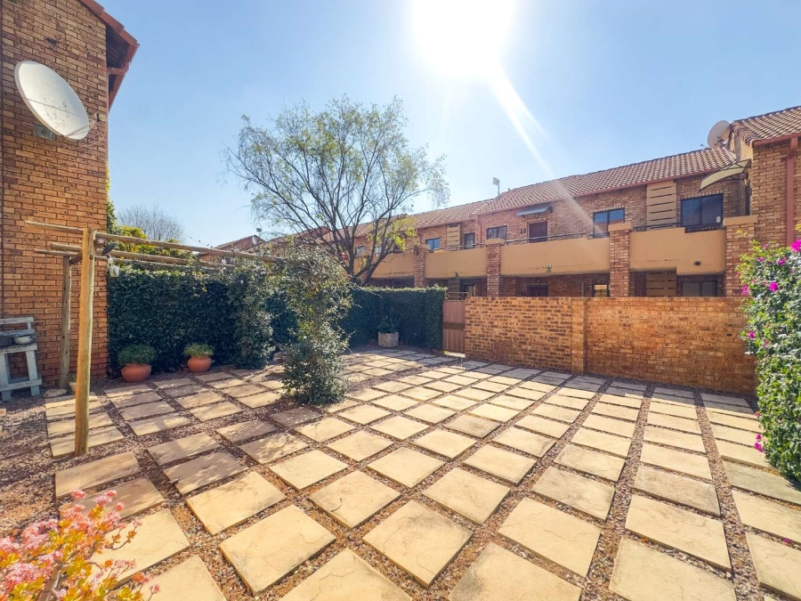 2 Bedroom Property for Sale in Equestria Gauteng