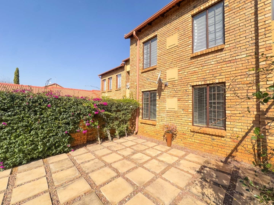 2 Bedroom Property for Sale in Equestria Gauteng