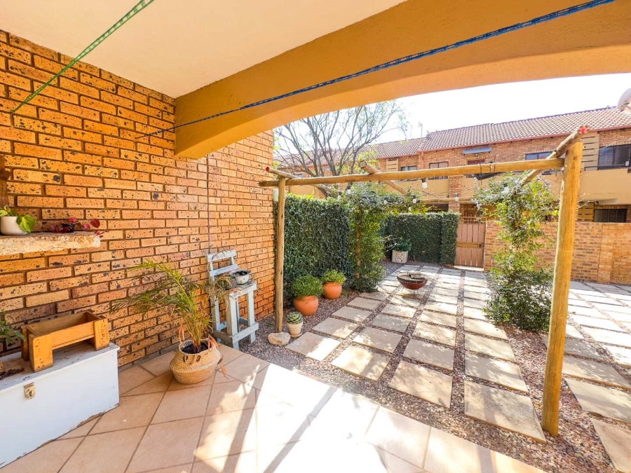 2 Bedroom Property for Sale in Equestria Gauteng
