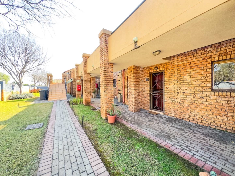 2 Bedroom Property for Sale in Equestria Gauteng