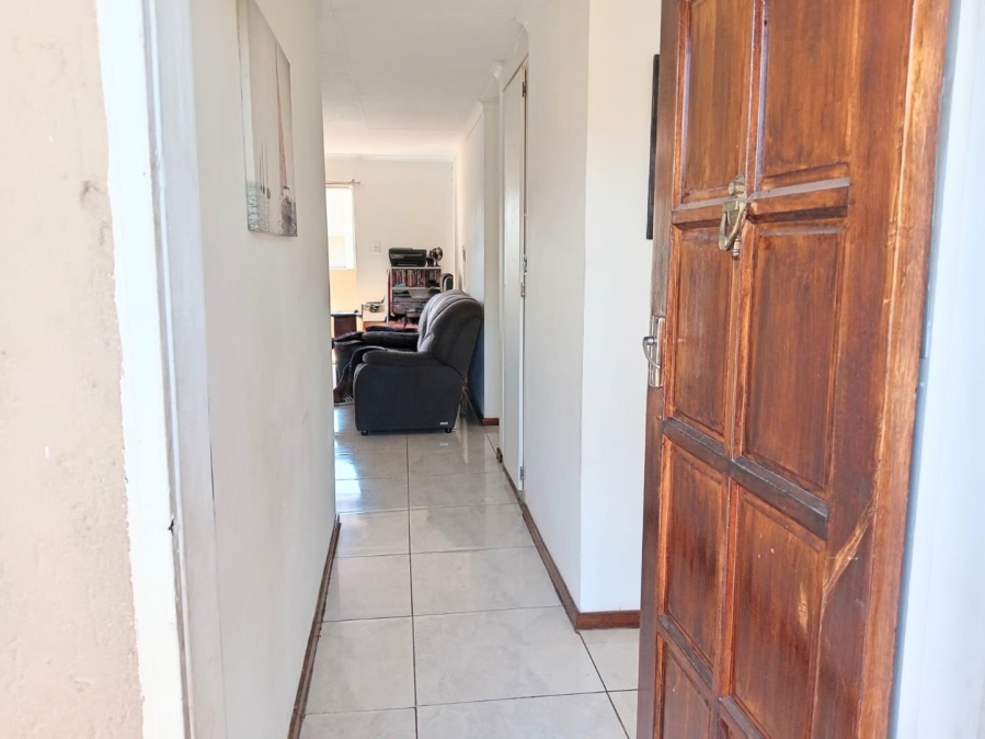 2 Bedroom Property for Sale in Dorandia Gauteng