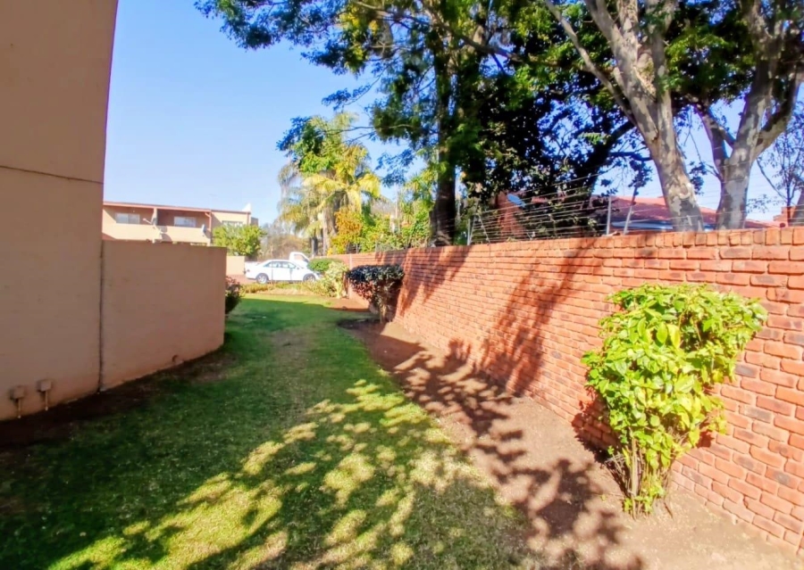 2 Bedroom Property for Sale in Dorandia Gauteng