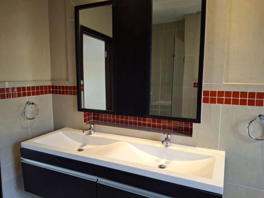 To Let 2 Bedroom Property for Rent in Melrose North Gauteng