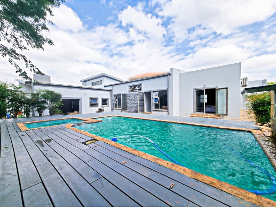 4 Bedroom Property for Sale in Silver Lakes Gauteng